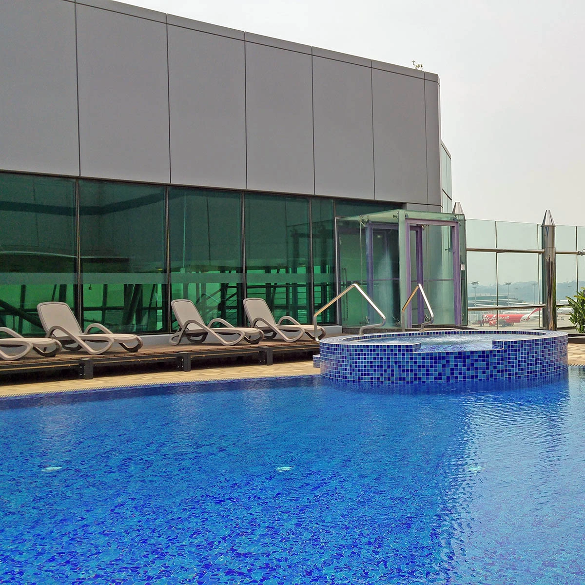 6 - Aerotel - Plaza Premium Lounge @ T1, Singapore - 2017 - KC (22)-1784807621858